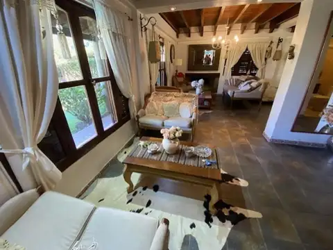 Casa en Venta en Villa San Lorenzo, USD 240.000