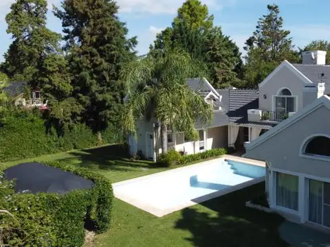 Casa en Alquiler de 5 dormitorios