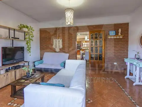 Casa en Venta con 1 cochera