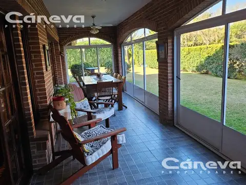 Casa en Venta con 8 cocheras