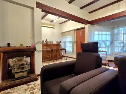 Venta Casa 5 Ambientes con garage, pileta y quincho en Villa Pueyrredon