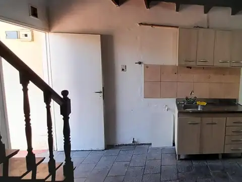 Depto Tipo Casa 4 ambientes con 1 baño