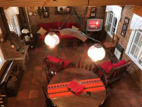 Casa en Venta con 4 cocheras