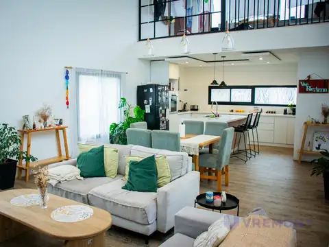 Casa en lote central alvarez del bosque
