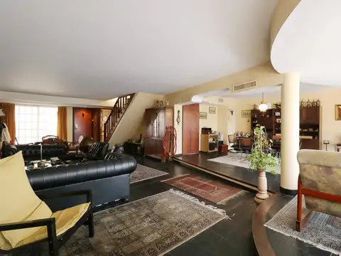 VENTA CASA 5 AMBIENTES PISCINA JARDÍN 4 COCHERAS - LA LUCILA VICENTE LOPEZ - PERMUTA Y APTO CREDITO