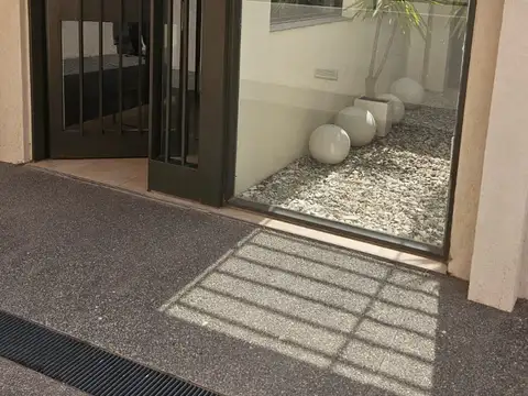 Oficina en alquiler barrio Iponá