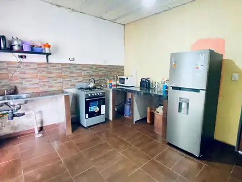 Casa 3 ambientes con 2 baños