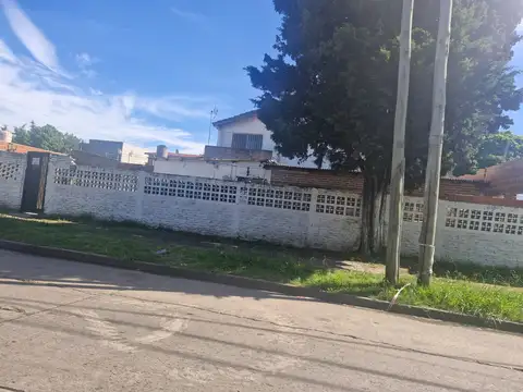 OPORTUNIDAD PARA INVERSORES Y DESARROLLADORES – LOTE EN ESQUINA