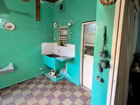 Casa 2 ambientes con 1 baño