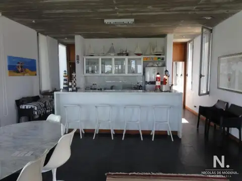 Casa 4 ambientes con 3 baños