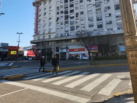 Lima 1700, Piso 7