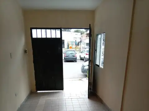 Local en Alquiler Via Pública