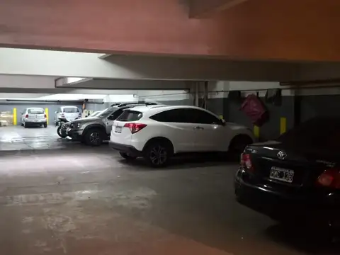 Cochera cubierta en Planta Baja