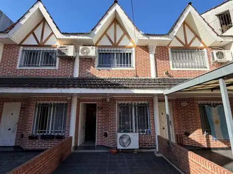TRIPLEX 4 AMB - JARDIN, PARRILLA, COCHERA - HAEDO