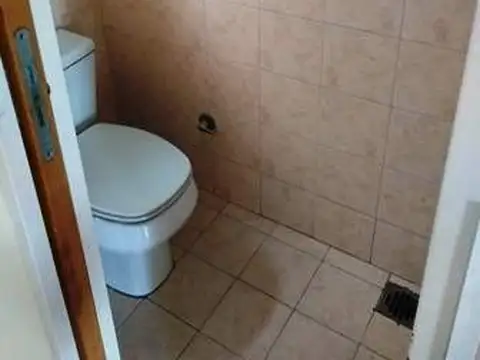 Departamento de 4 ambientes con cochera en centro de San Justo.