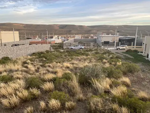 Terreno en Venta 27  mts Fondo