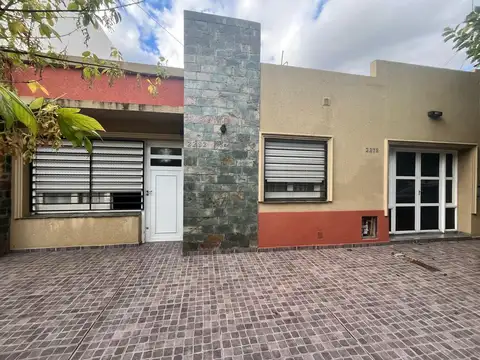 SE VENDE CASA - 2 HABITACIONES- BARRIO CATEDRAL