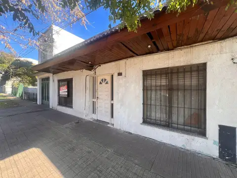 PH  TIPO CASA 2 DORMITORIOS-PATIO  47 139 y 140 LOS HORNOS, LA PLATA-