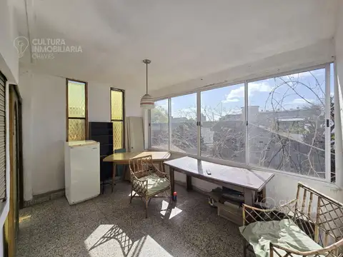 Casa 5 ambientes con 2 baños