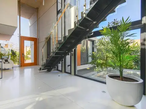 Casa 5 ambientes con 7 baños