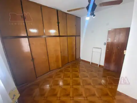 Casa 6 ambientes con 3 baños