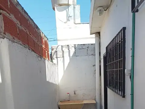 Casa en Alquiler con 1 cochera