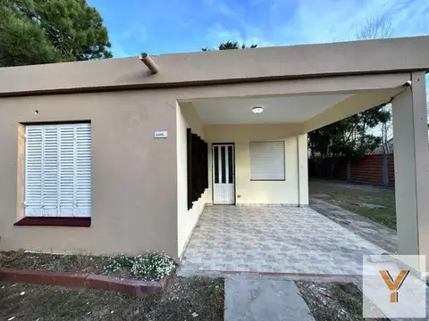 Casa en venta - 2 Dormitorios 1 Baño - Aguas Verdes