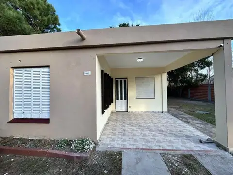 Casa en venta - 2 Dormitorios 1 Baño - Aguas Verdes