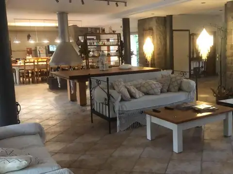 Quinta en Alquiler Temporal de 4 dormitorios