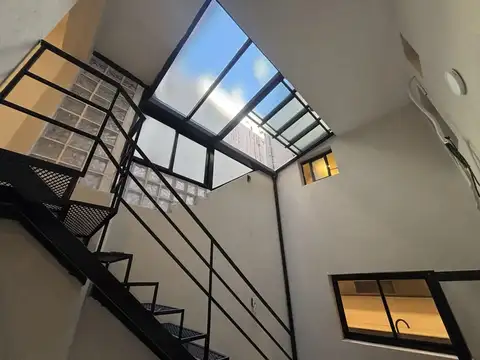 Depto Tipo Casa 4 ambientes con 3 baños