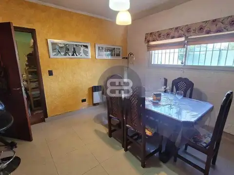 Casa 4 ambientes con 3 baños