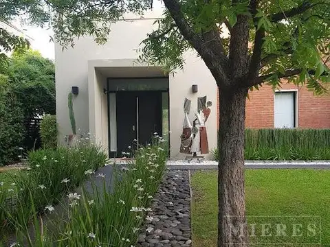 Casa en Alquiler de 3 dormitorios