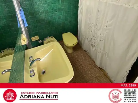 Casa 4 ambientes con 2 baños