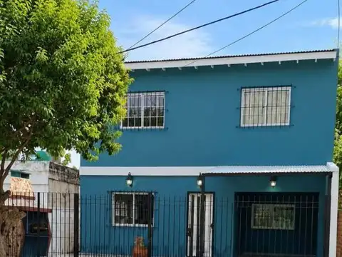 VENTA CASA 3 AMB.EN PILAR.VILLA VERDE.2 PLANTAS – PATIO – PARRILLA – ESPACIO VEH
