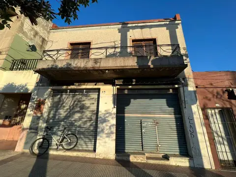 VENTA DE LOCAL SOBRE AV. VELEZ SARSFIELD, CIUDAD MADERO