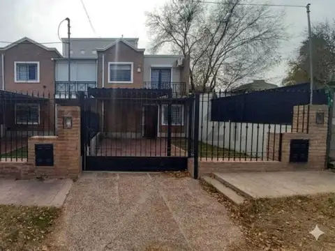 DÚPLEX 3 DORMITORIOS CON PILETA EN EL REFUGIO – ARGÜELLO | APTO CRÉDITO
