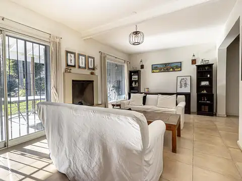 Casa en Venta con 1 cochera