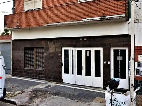 Edificio Ex-Geriatrico en 2 cuerpos y 3 plantas: 780 m²