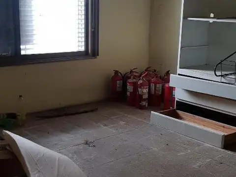 Edificio Ex-Geriatrico en 2 cuerpos y 3 plantas: 780 m²