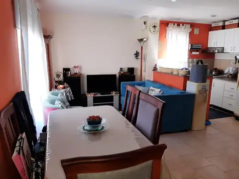 Venta de duplex 2 ambientes con cochera en Villa Dominico
