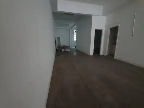 Destacado Local 150M2 en Alquiler / Estratégicamente Ubicado en Villa Crespo