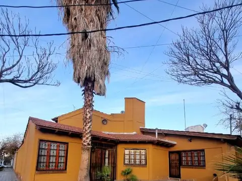 Venta casa Barrio Mariano Moreno.