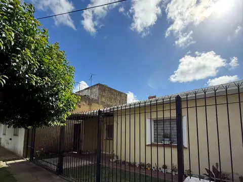 Casa tipo Americana con pileta