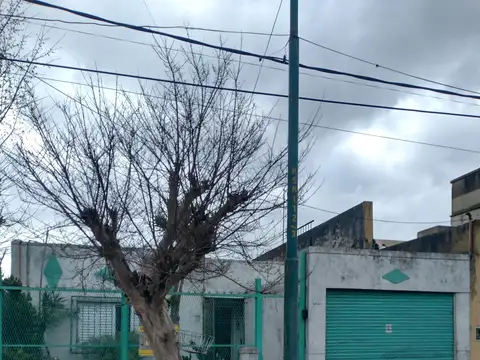 CASA A RECICLAR SOBRE LOTE DE 8,66 X 38,20. OPORTUNIDAD.