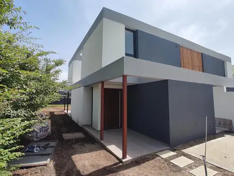 Casa en Venta en Joaquin Gorina, USD 206.000