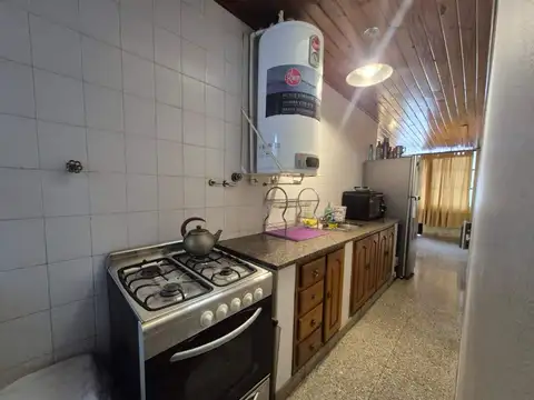 Casa 6 ambientes con 1 baño