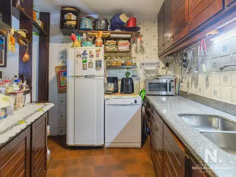 Casa 4 ambientes con 2 baños