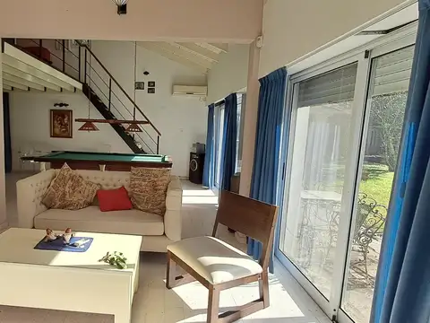 Casa 4 ambientes con 2 baños