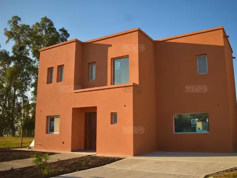 Casa en Alquiler de 3 dormitorios