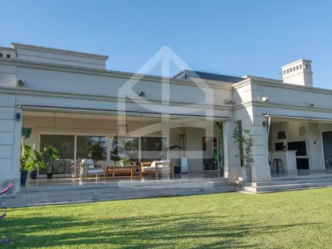 EXCLUSIVA CASA EN PRADERAS DE SAN LORENZO